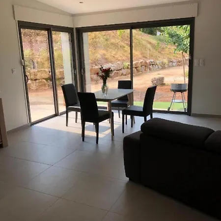 Gite Du Travers Nyaraló *